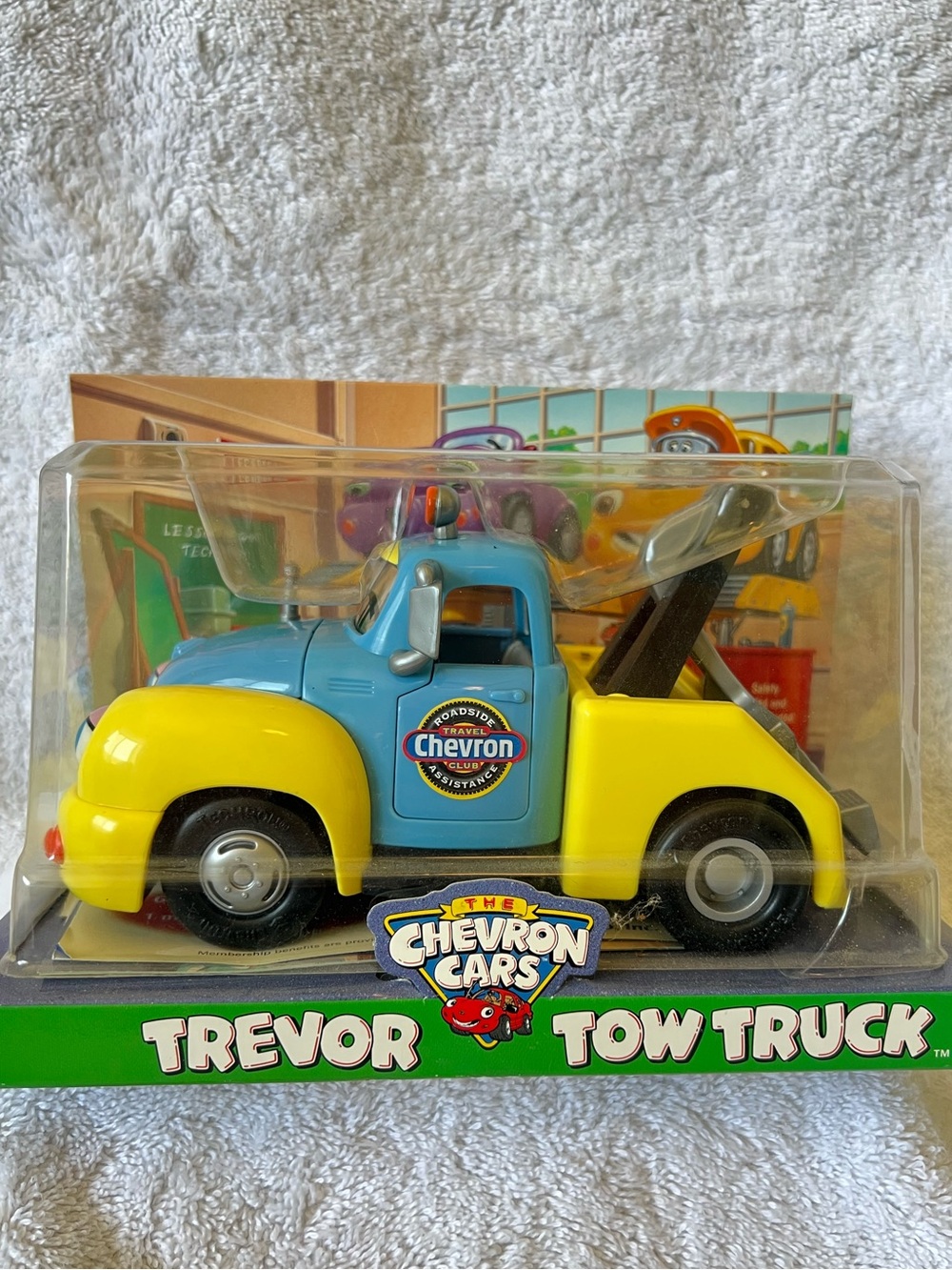 Chevron Car Trevor tow truck 2001
Sealed